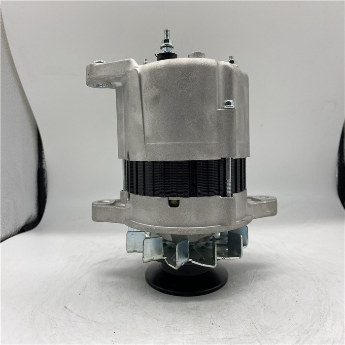 PC60-5 PC60-6 4D95 खुदाई करने वाला अल्टरनेटर 24V 15A 600-821-3850 0-33000-5510