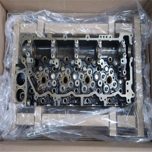 8-98170617-1 4HK1 ZX200-3 खुदाई इंजन भागों के लिए सिलेंडर हेड फ़िट
