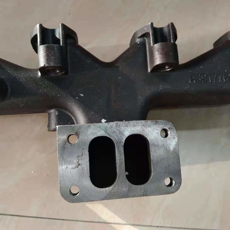 YUBP-00785 6D102 Hyundai R225LC-7 डीजल इंजन के लिए खुदाई करने वाले हिस्से कई गुना निकास हैं